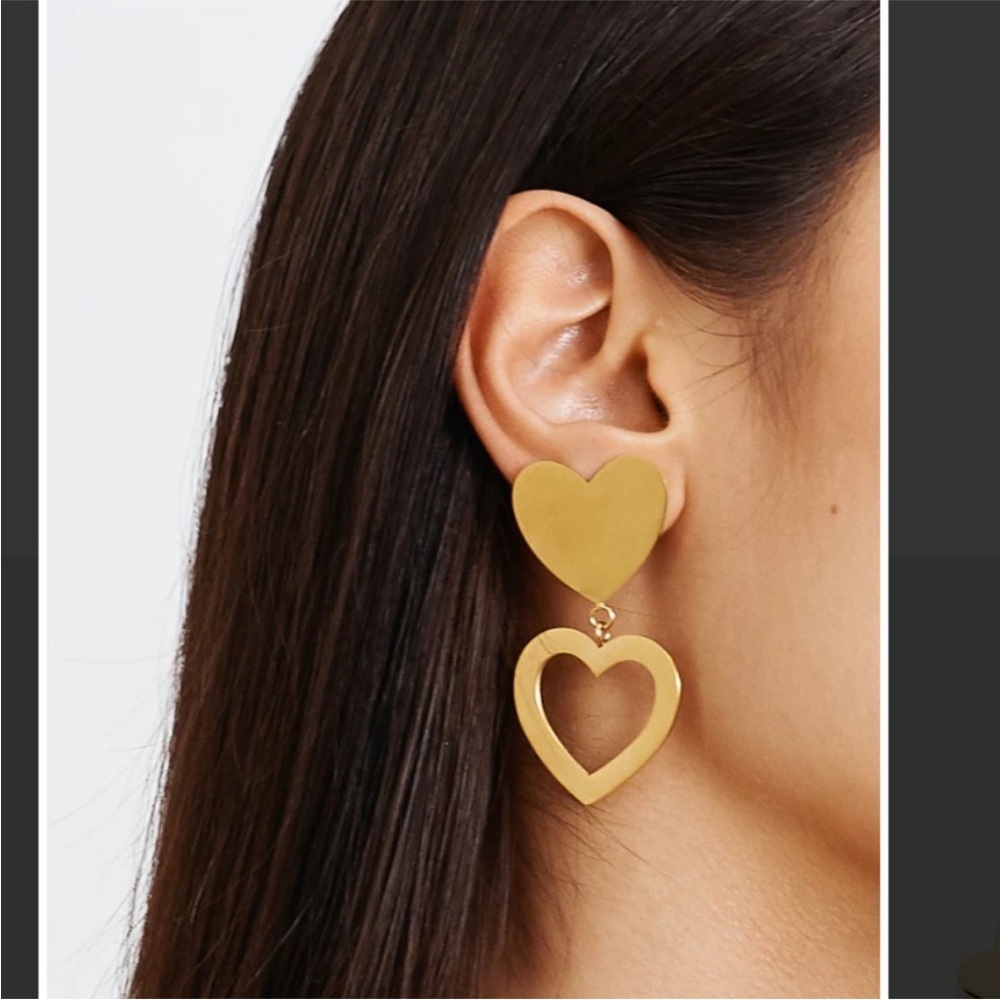 Bagatiba double heart stud earrings